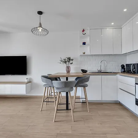 Joy Apartment *
